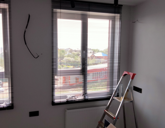 Горизонтальные алюминиевые жалюзи